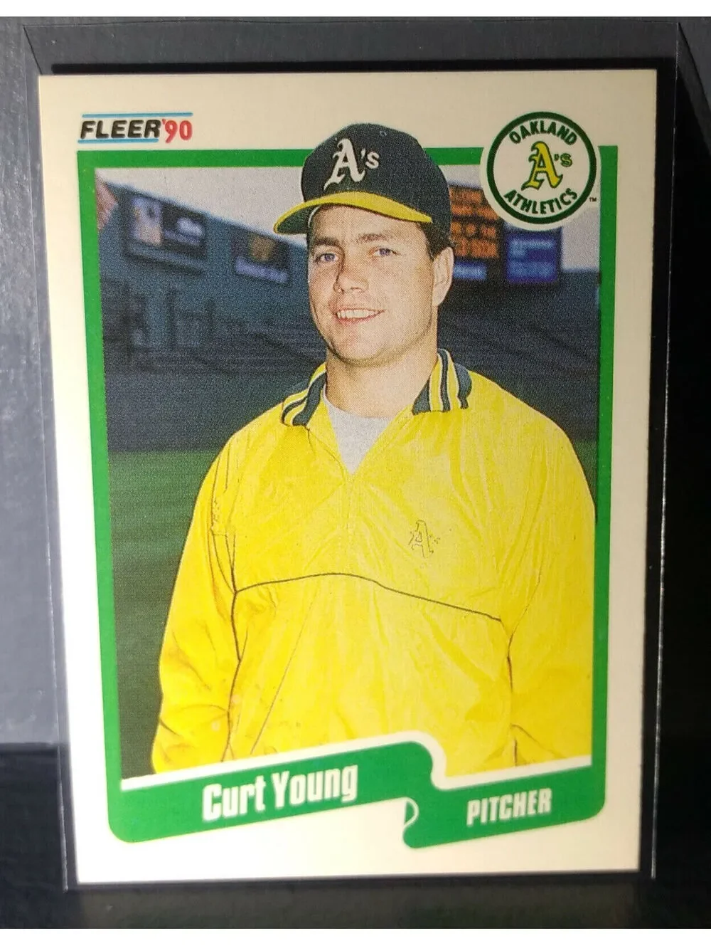 1990 Curt Young Fleer Baseball Card #24